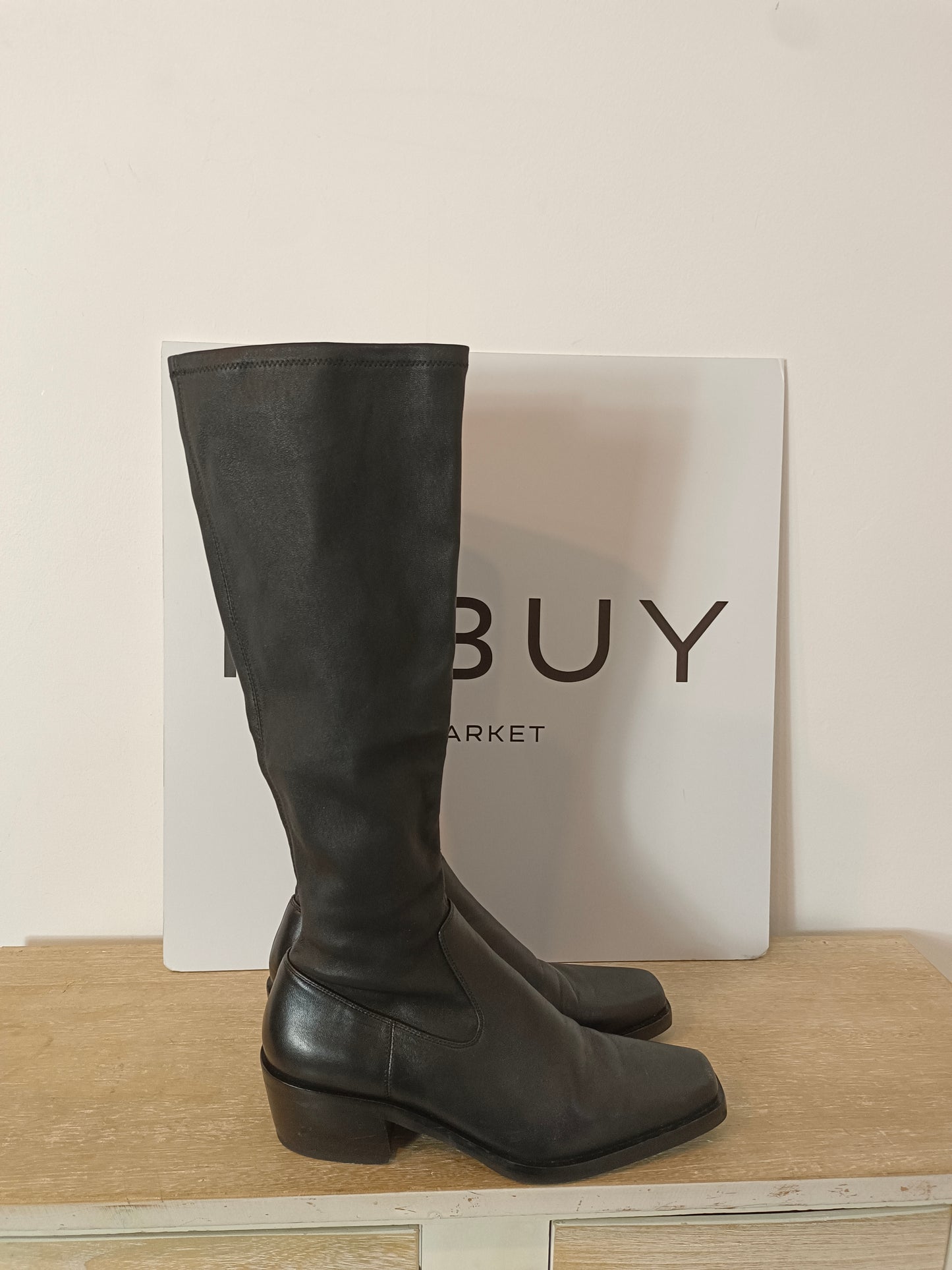 MASSIMO DUTTI. Botas negras de piel  T.40