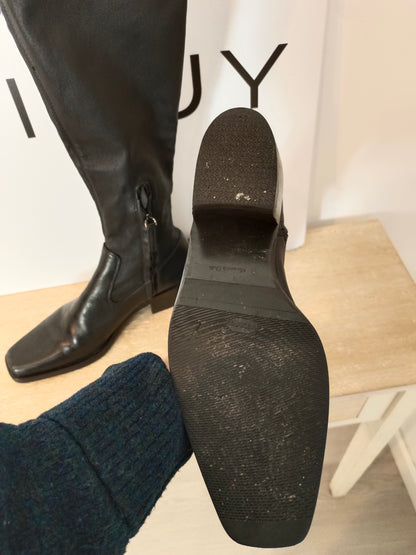 MASSIMO DUTTI. Botas negras de piel  T.40