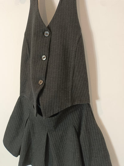 ZARA. Vestido corto gris raya diplomática. T S