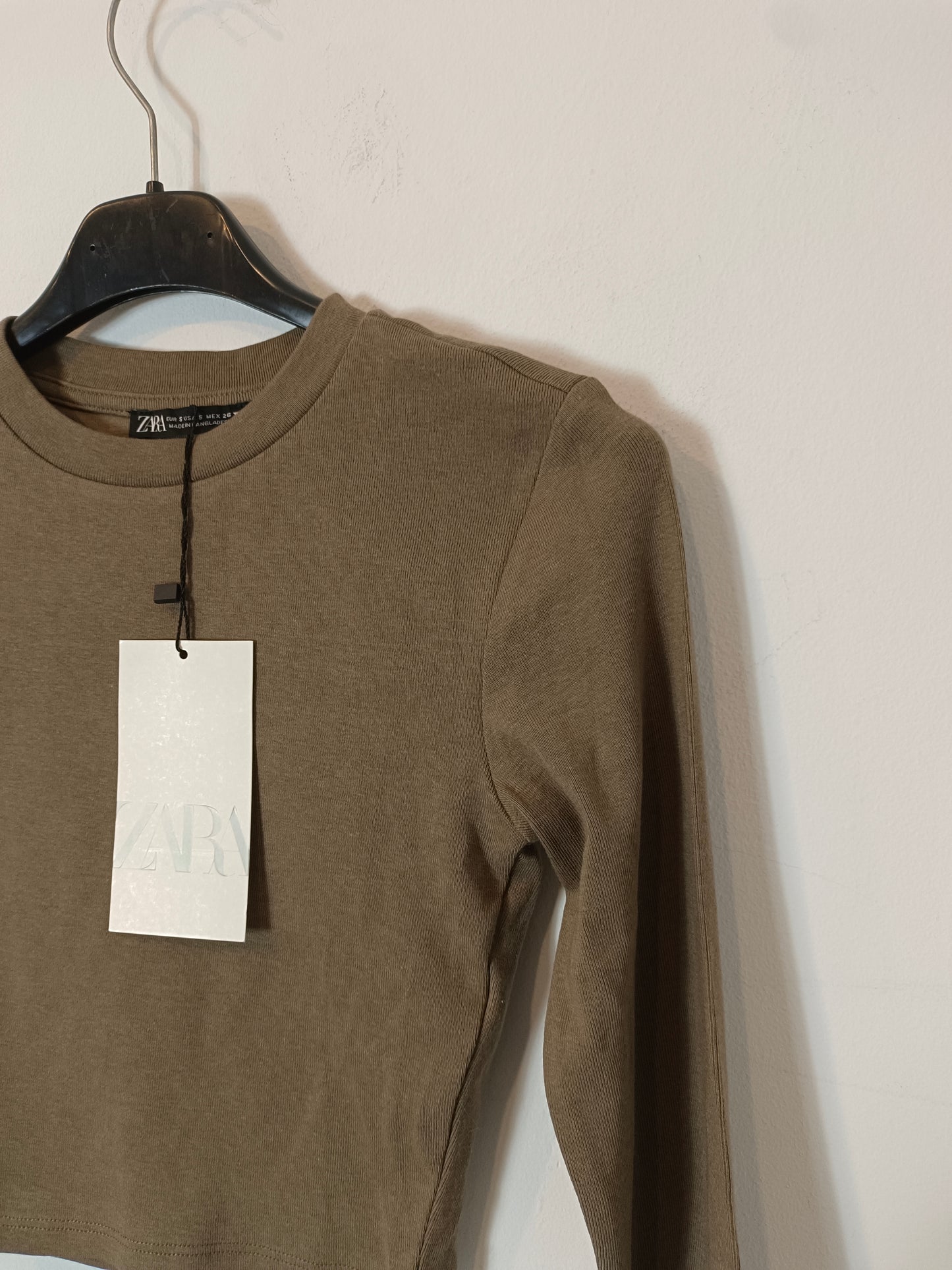 ZARA. Top marrón elástico. T S