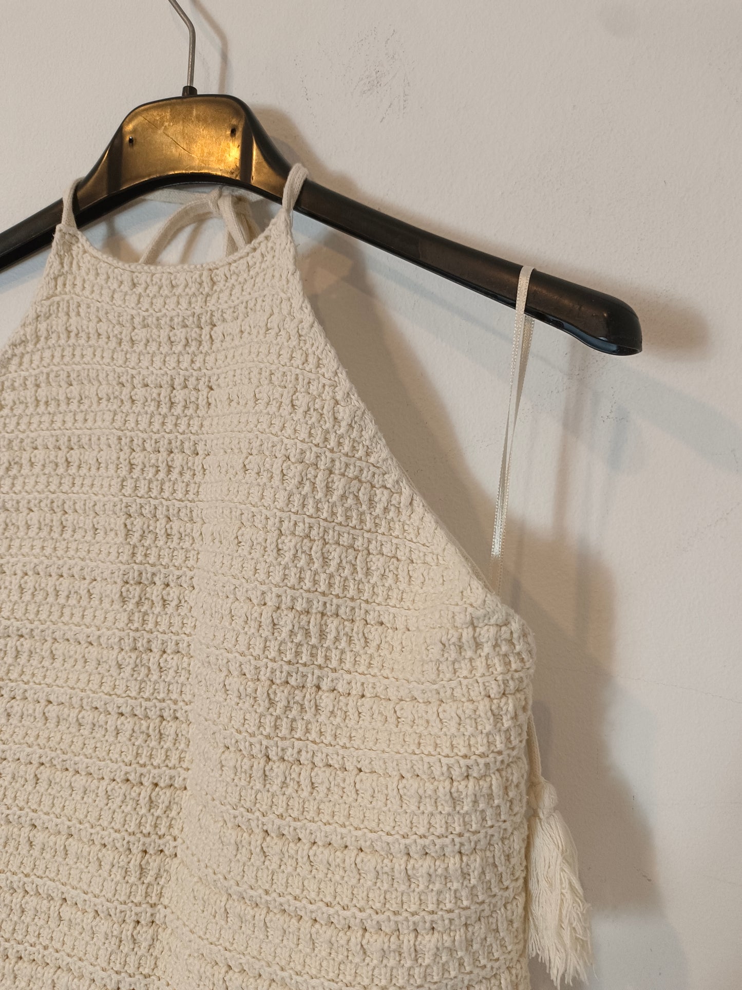 MANGO. Top beige croché T.l