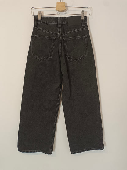 ZARA. Pantalón negro culotte T.34