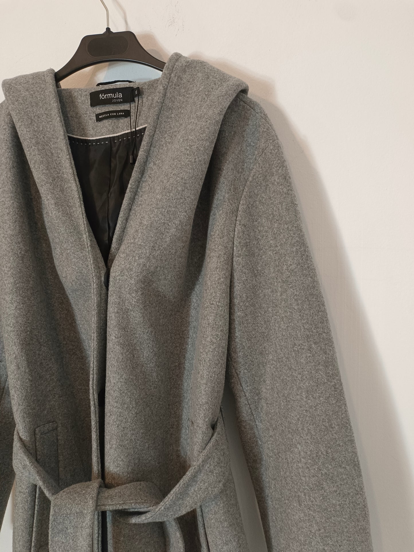FORMULA JÓVEN. Abrigo gris paño cinturón  T.xl