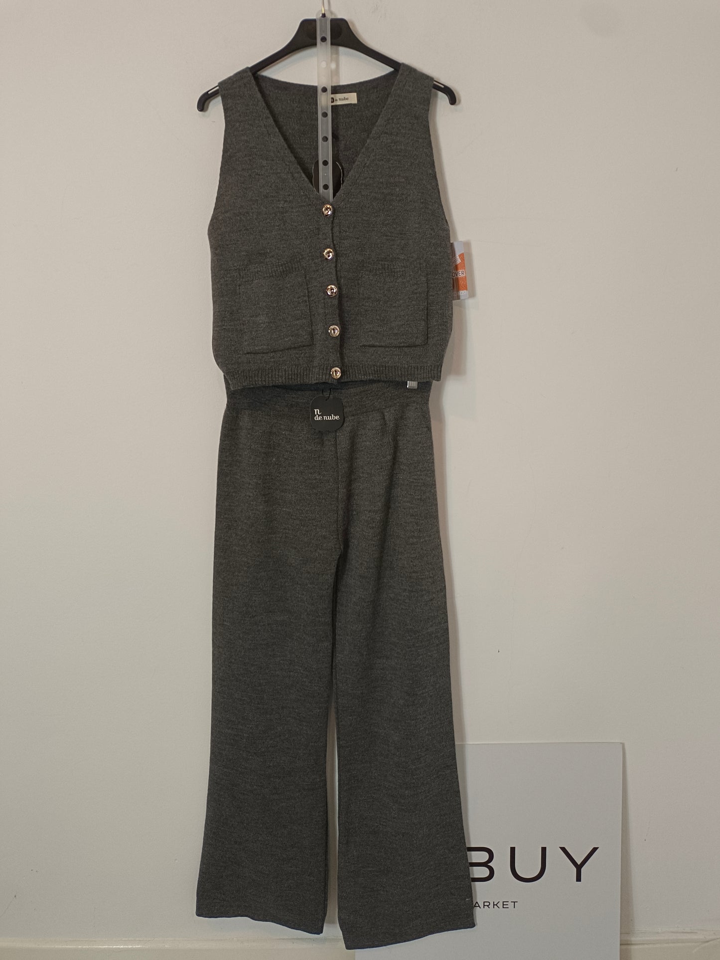 N DE NUBE. Total look gris punto  T.xs/s