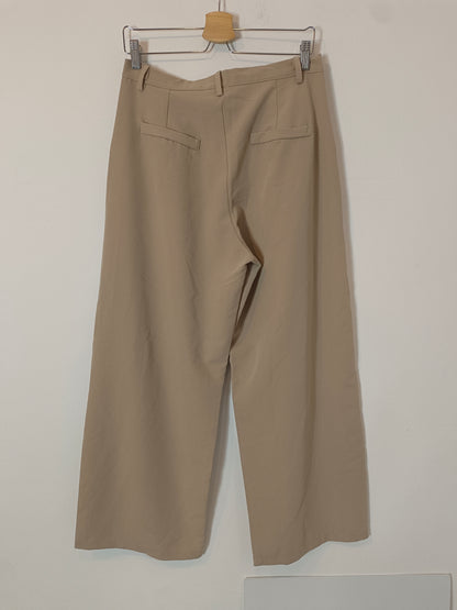 WIYA. Pantalón beige pinzas T.l