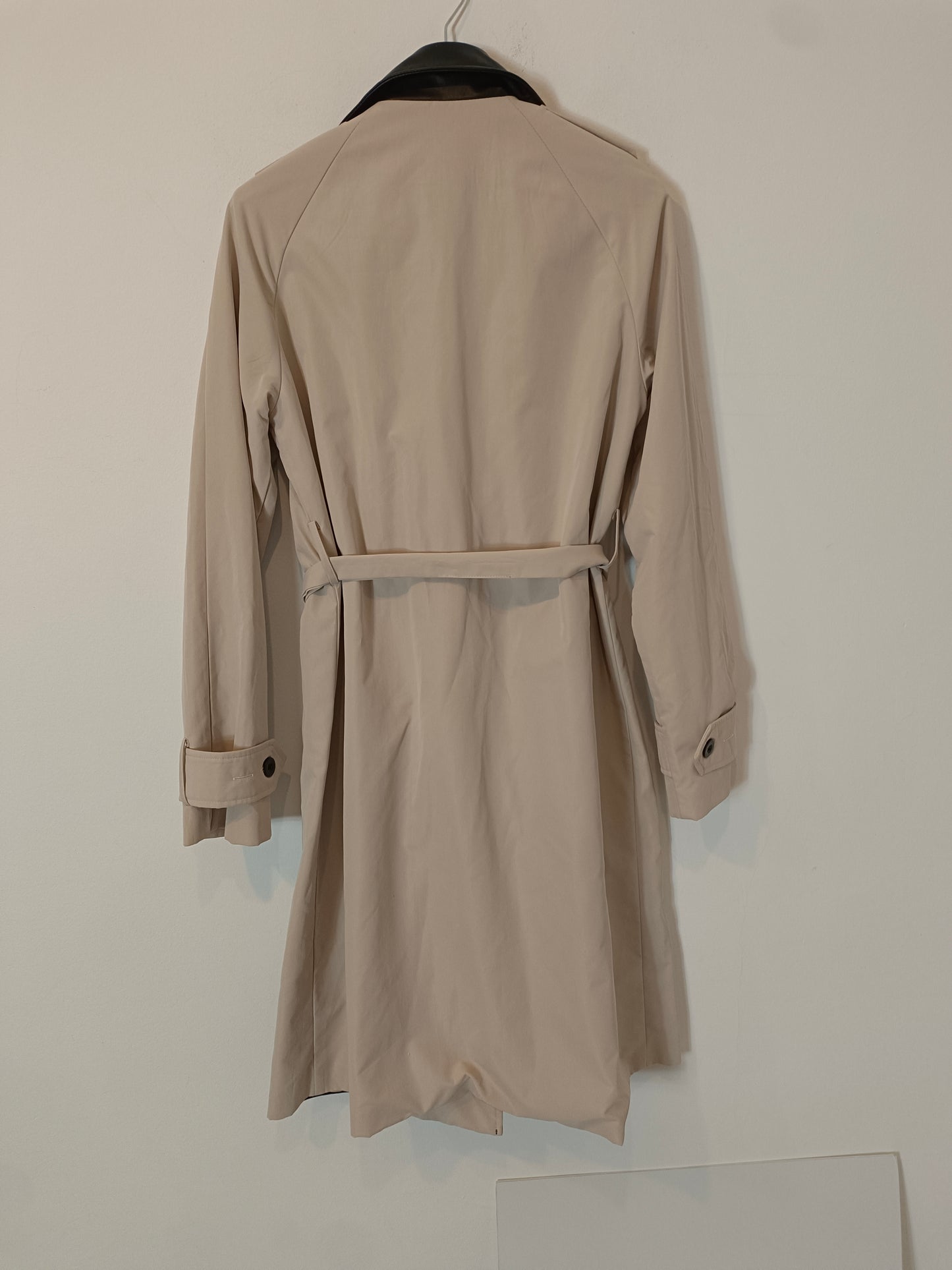 PRETTYLITLETHING. Beige trench coat with black details, size 36