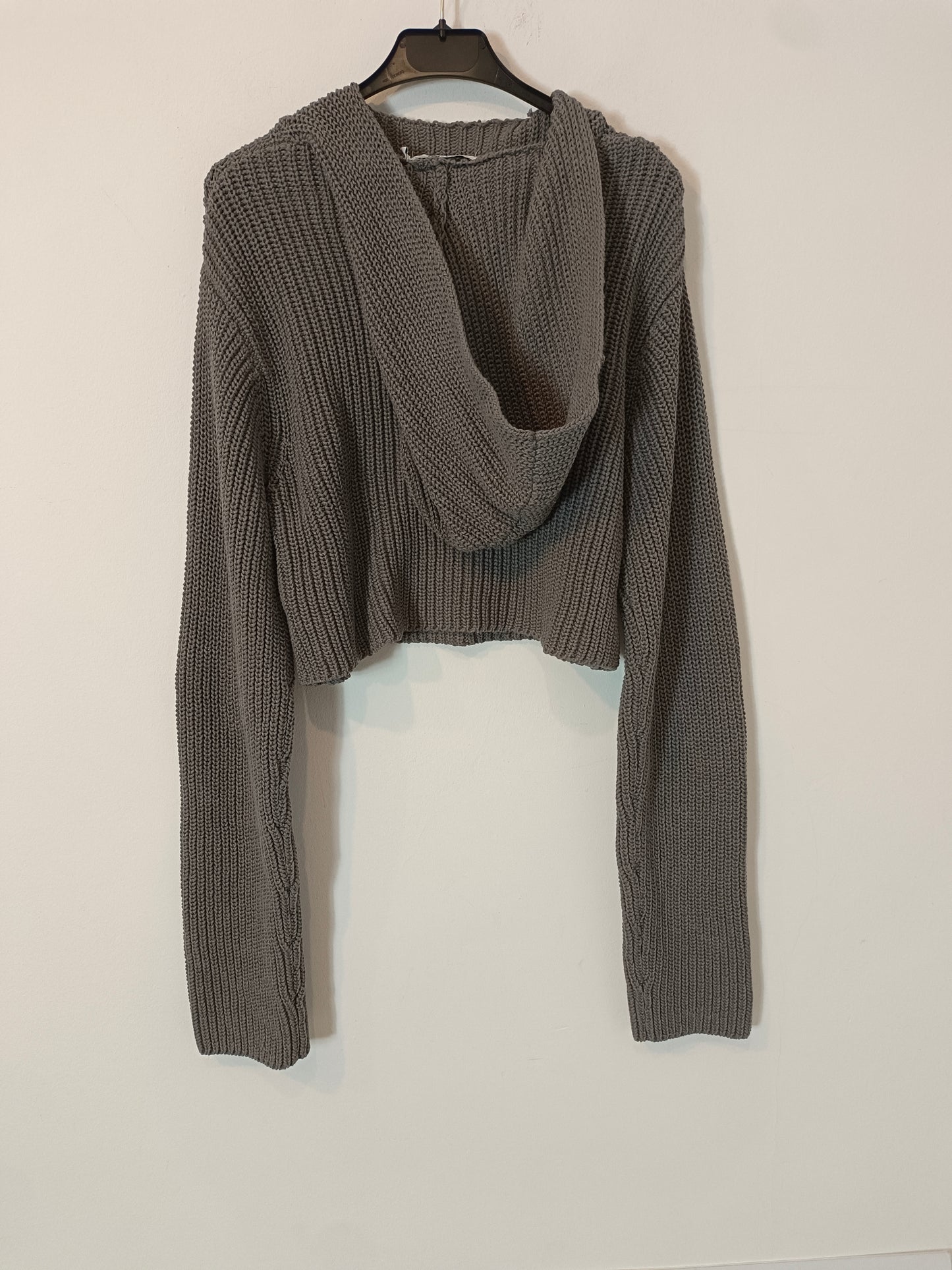 NA-KD. jersey gris capucha T.s