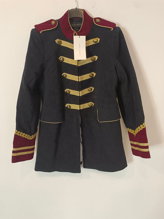 ZARA. Abrigo azul detalles dorados T.s