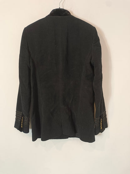 ZARA. Abrigo negro con detalles T.s