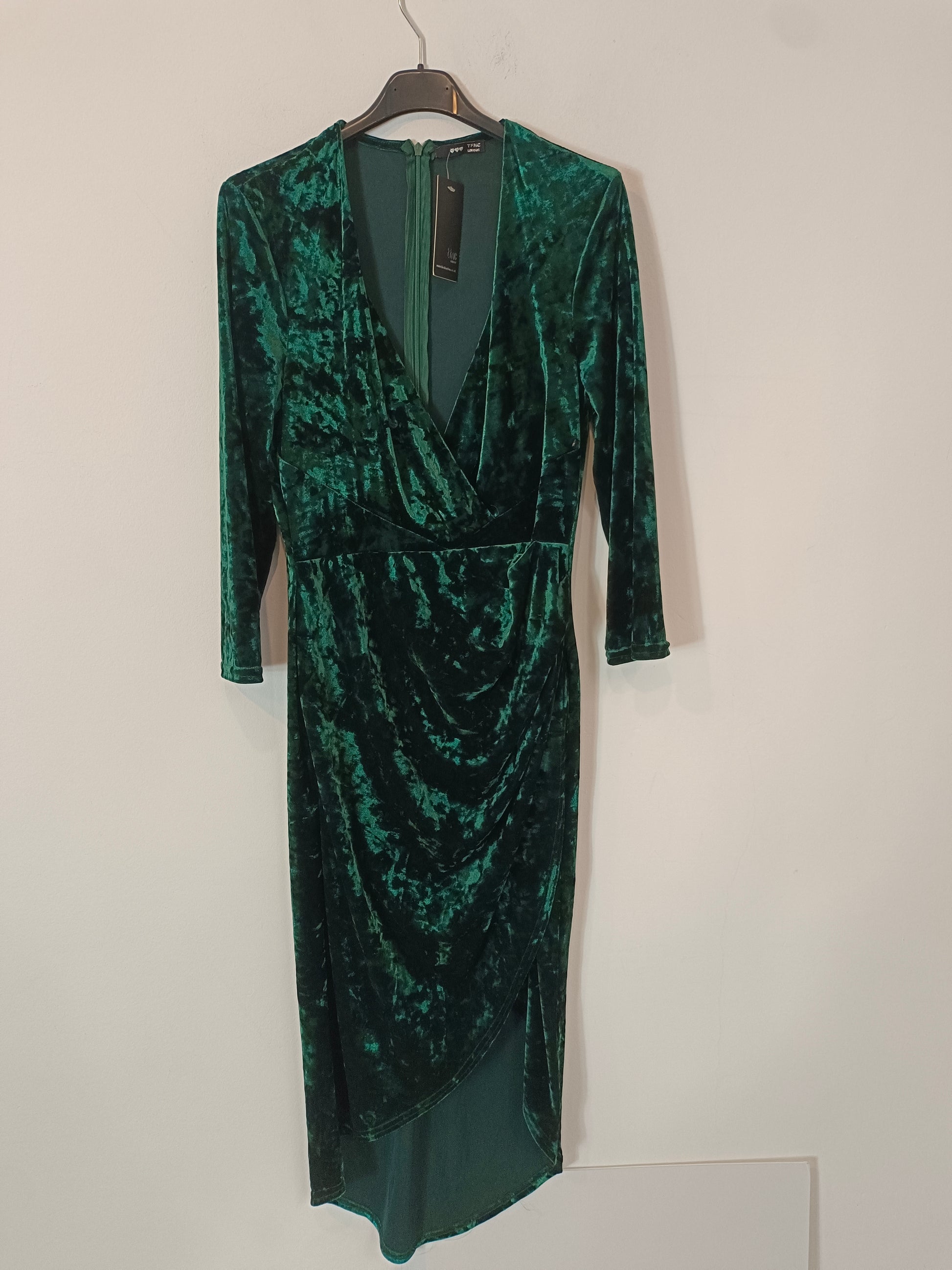 TFNC LONDON. Ts velvet green midi dress Hibuy market TFNC LONDON. Ts velvet green midi dress Hibuy market