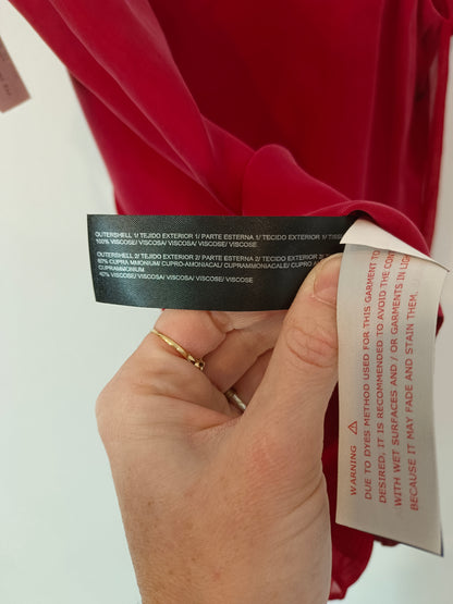 INTROPIA. Red double-textured top, size 36