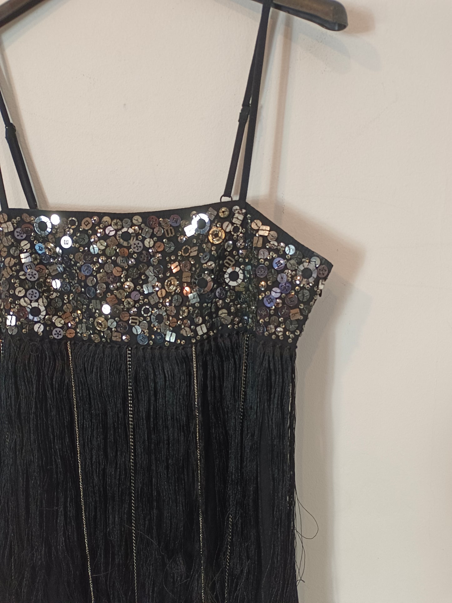 PINKO.  Vestido negro flecos vintage T. m