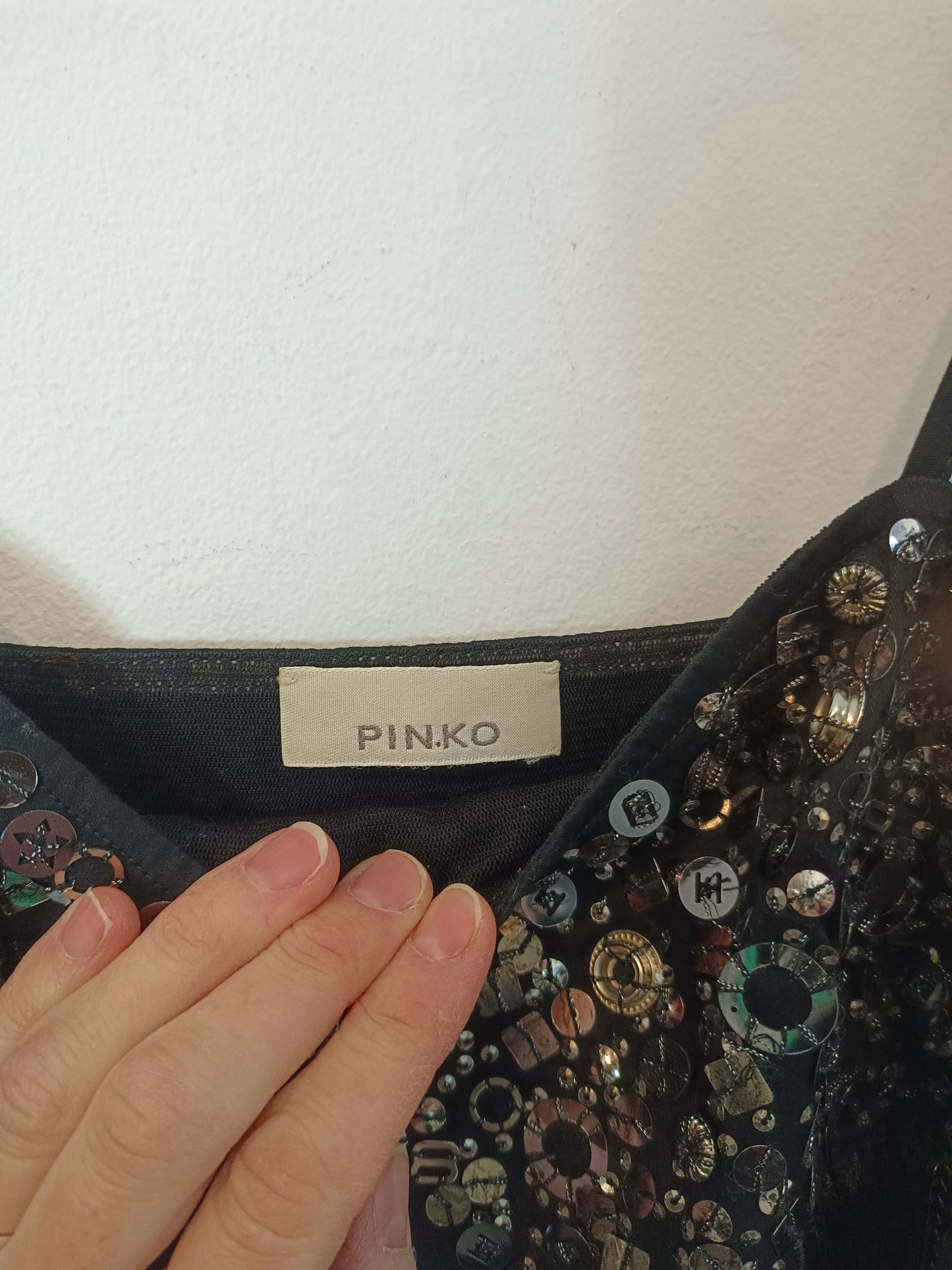 PINKO.  Vestido negro flecos vintage T. m