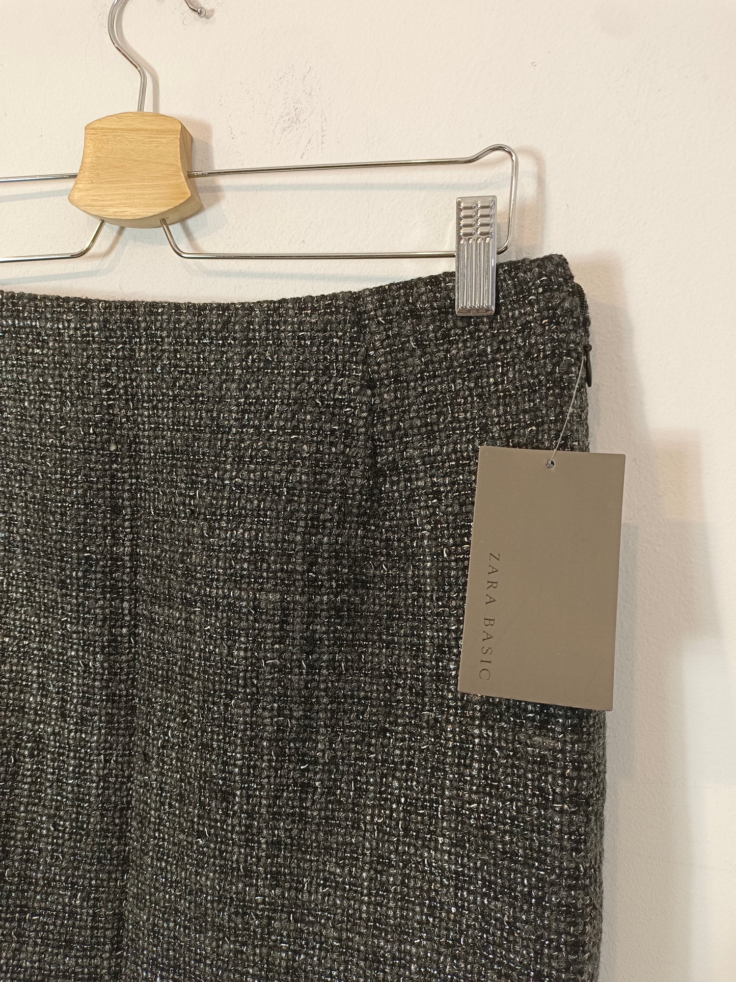 ZARA. Tweed skirt in grey tones Tm