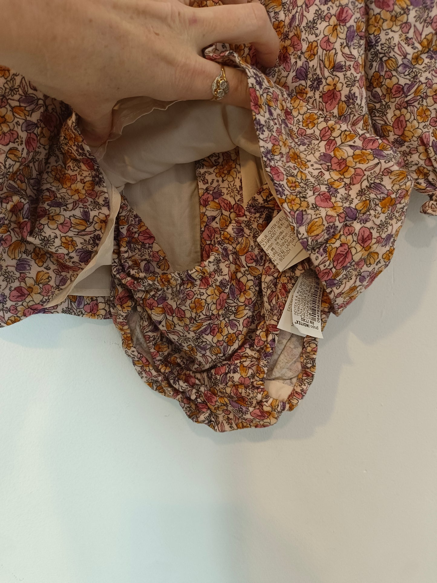 ZARA. Beige floral dress, size 6-9 months