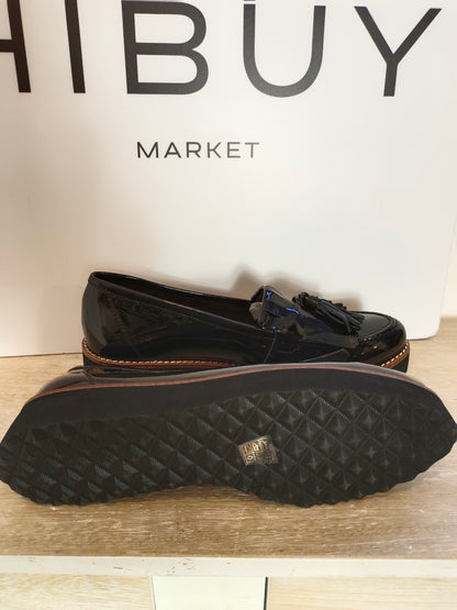 THAT OR THAT. Black patent leather loafers size 41