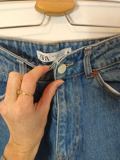 ZARA. Pantalón ancho denim T.34