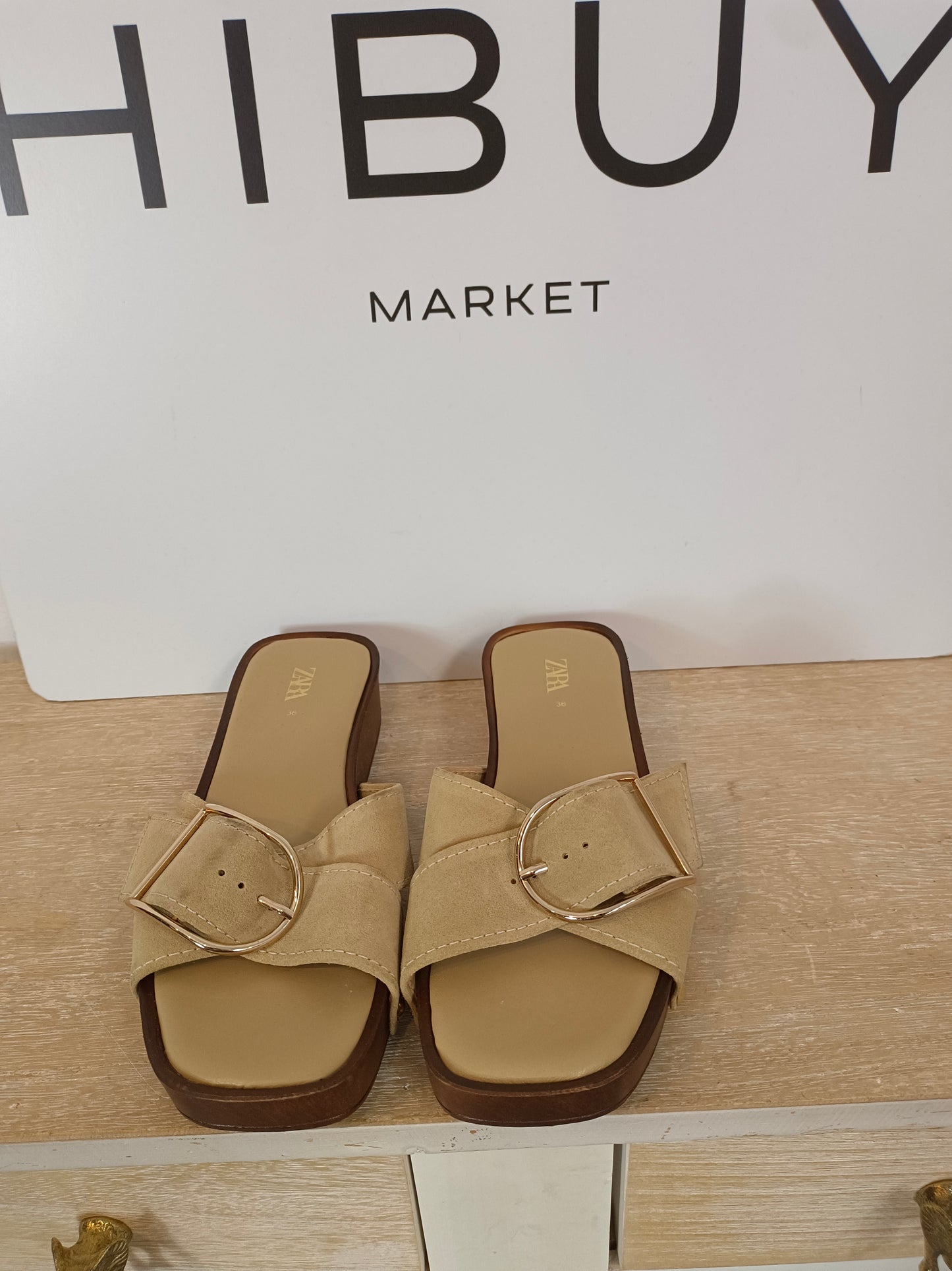 ZARA. Sandalias beige habilla T.36