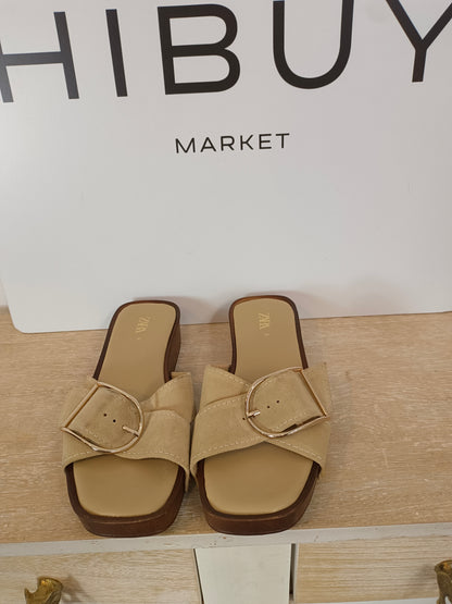 ZARA. Sandalias beige habilla T.36