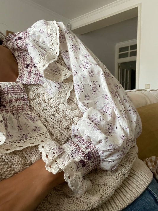 MAKSU. Beige blouse purple flowers Ts