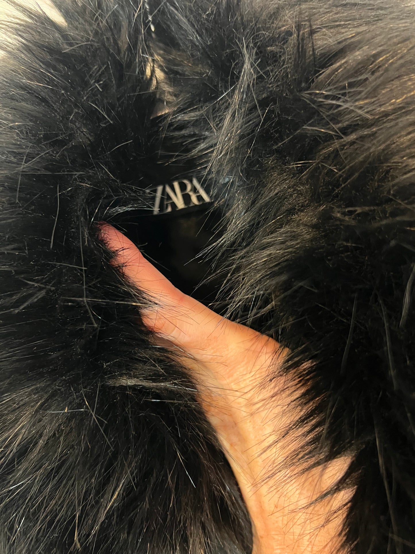 ZARA. Abrigo gris espiga