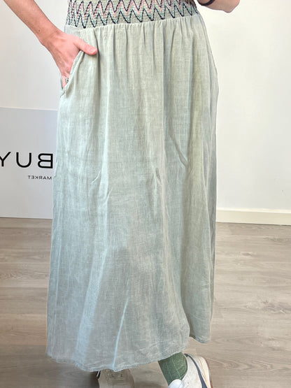 OTRAS. Falda midi con lino detalle cintura. T XS/S