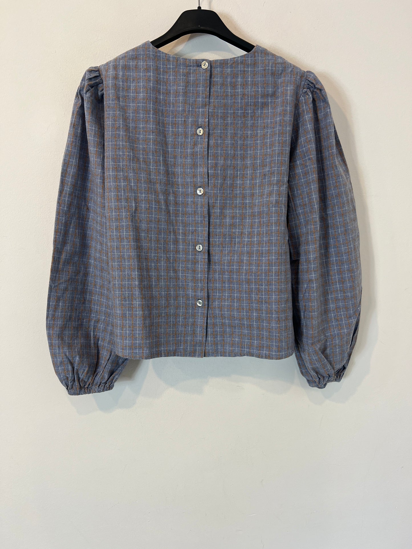 CLOTILDE SENILLOSA. Blue checked blouse TM