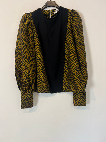 FRAMBUÁ. Black and gold animal print blouse Ts