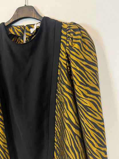 FRAMBUÁ. Black and gold animal print blouse Ts