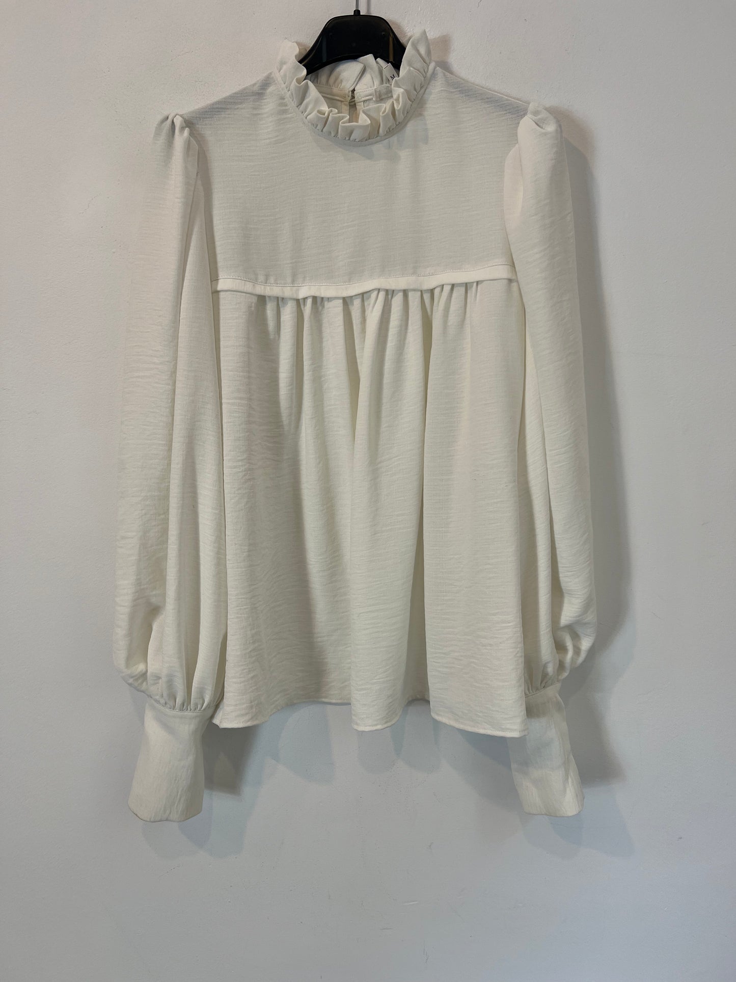 FRAMBUÁ. White flowing blouse Tm