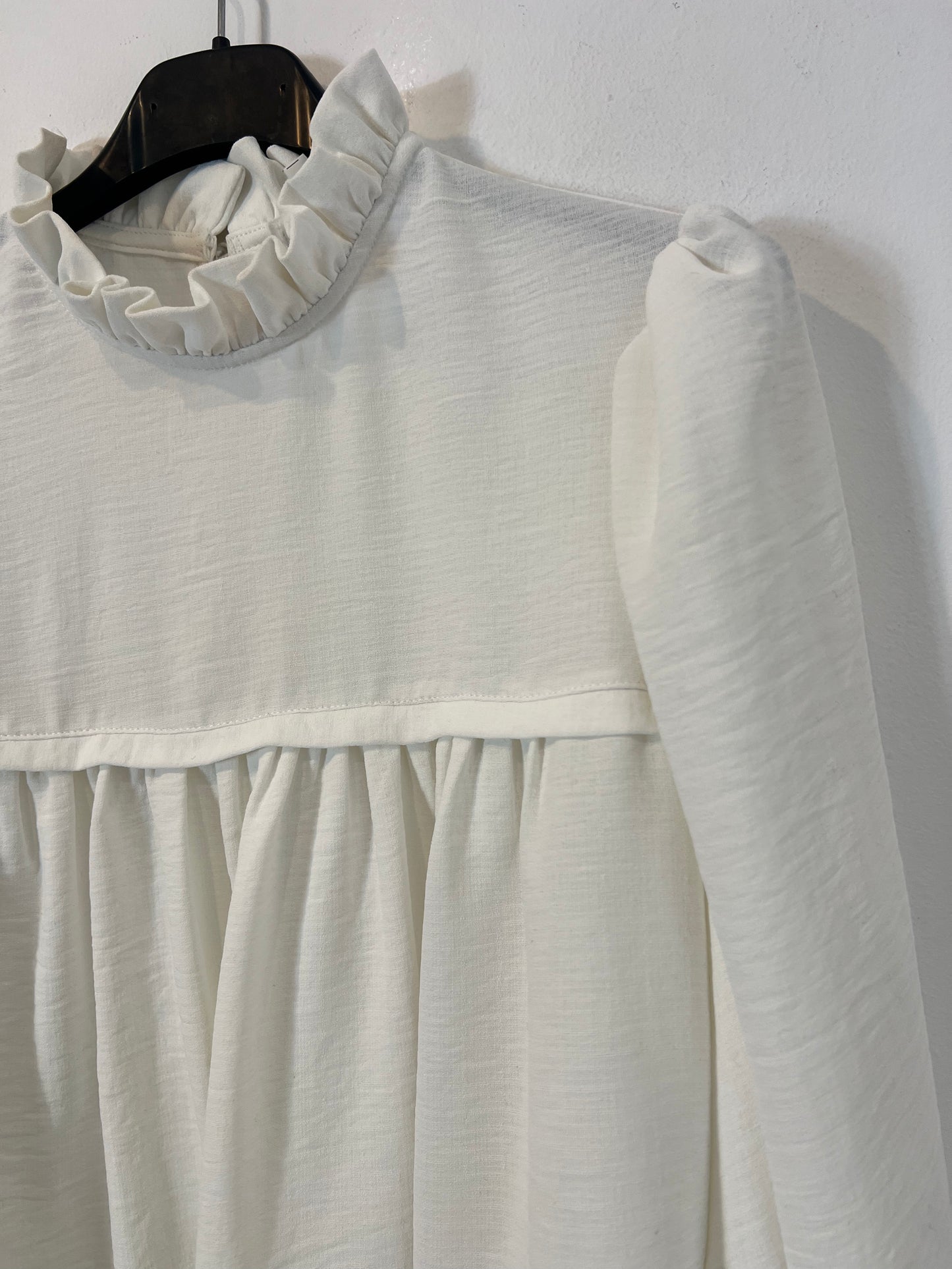 FRAMBUÁ. White flowing blouse Tm