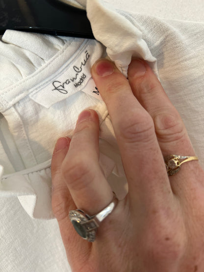 FRAMBUÁ. White flowing blouse Tm