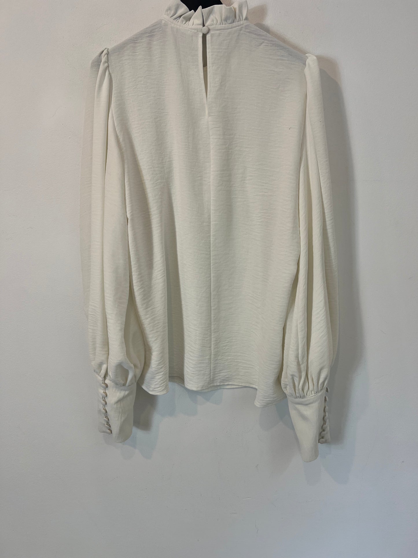 FRAMBUÁ. White flowing blouse Tm