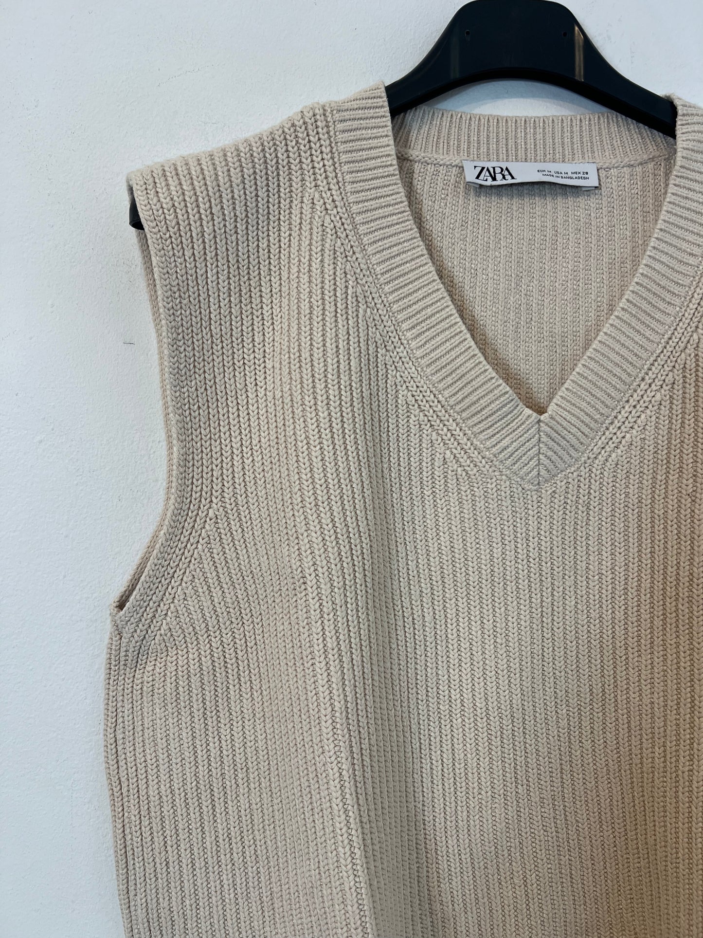 ZARA. Beige knit top Tm