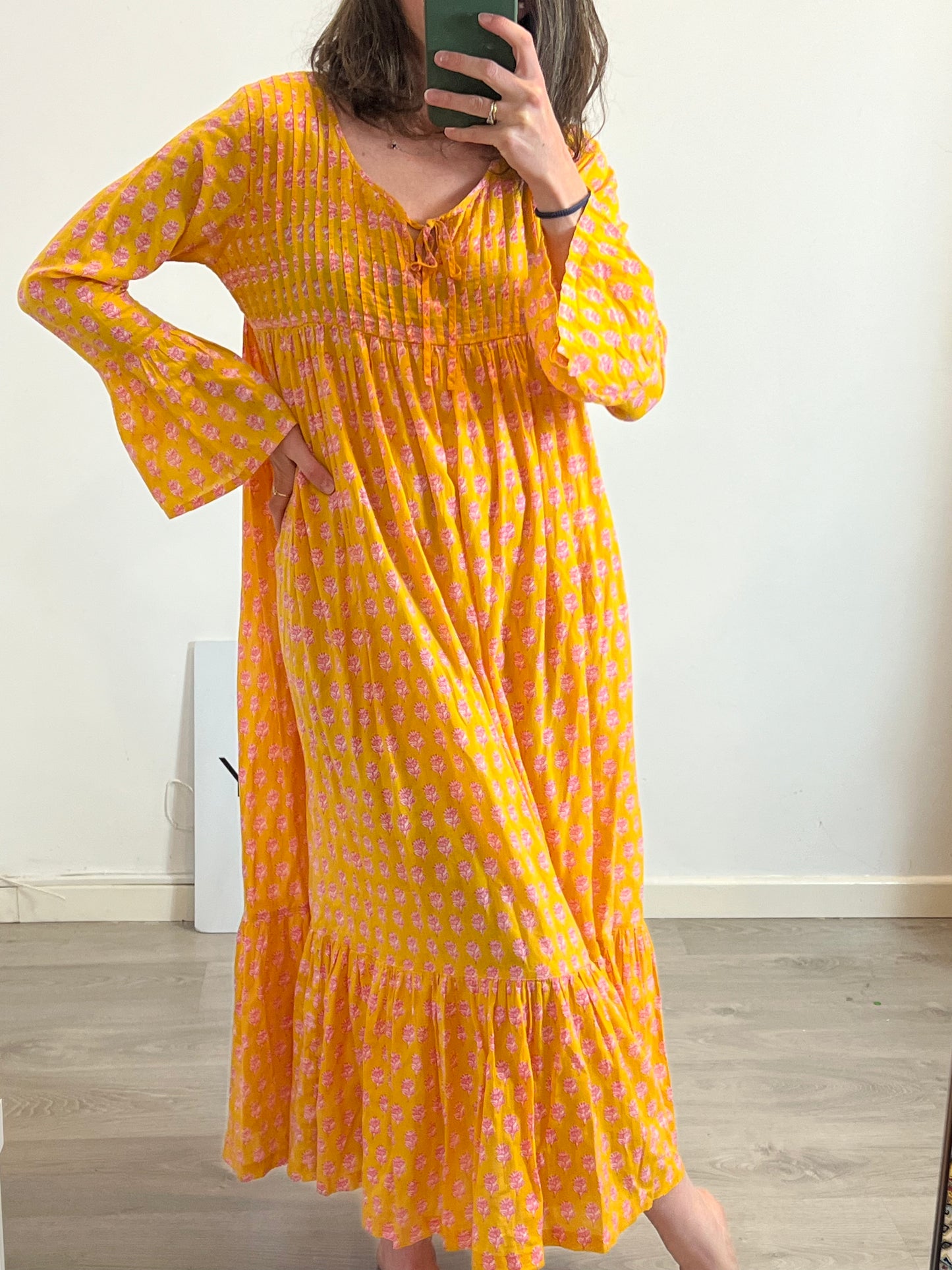 MAMITA. Printed peach midi dress. TM