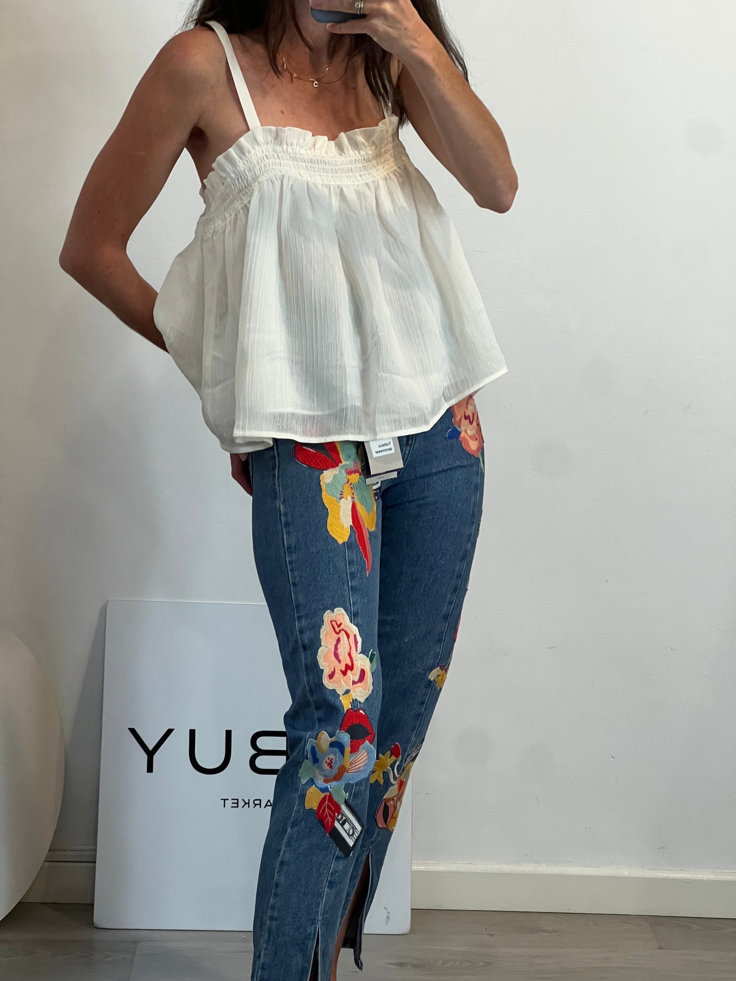 ZARA. Pantalón denim parches T.32