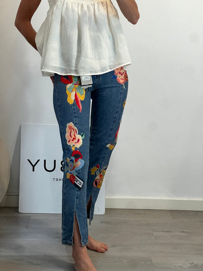 ZARA. Pantalón denim parches T.32