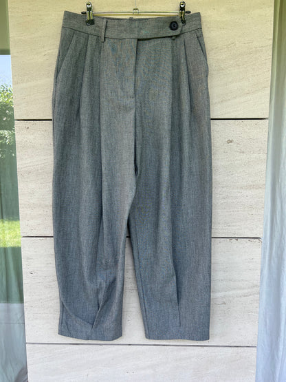 ZARA. Grey pleated trousers, size 36