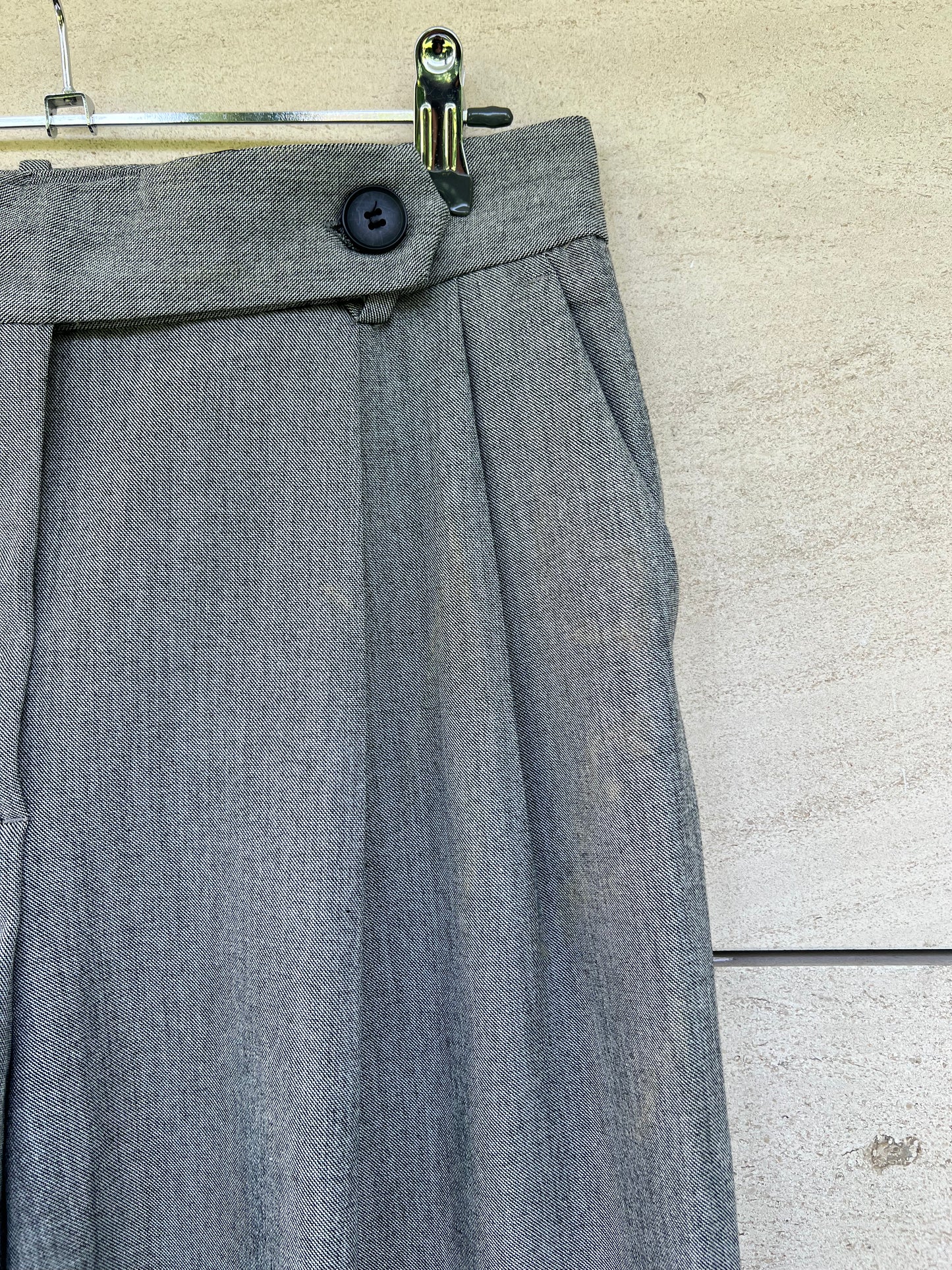 ZARA. Grey pleated trousers, size 36