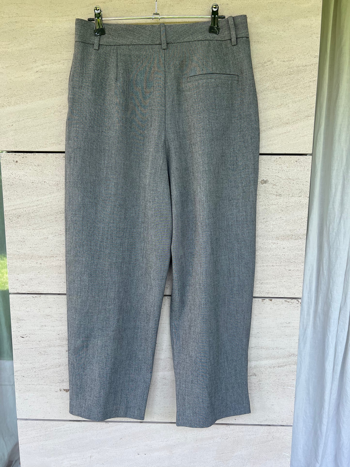 ZARA. Grey pleated trousers, size 36