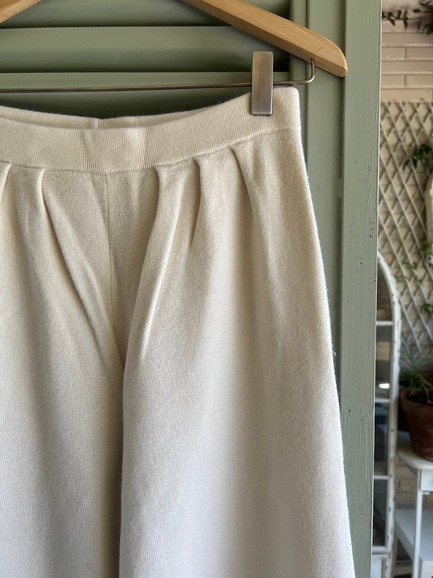 SEZANE.pantalon punto beige T.s