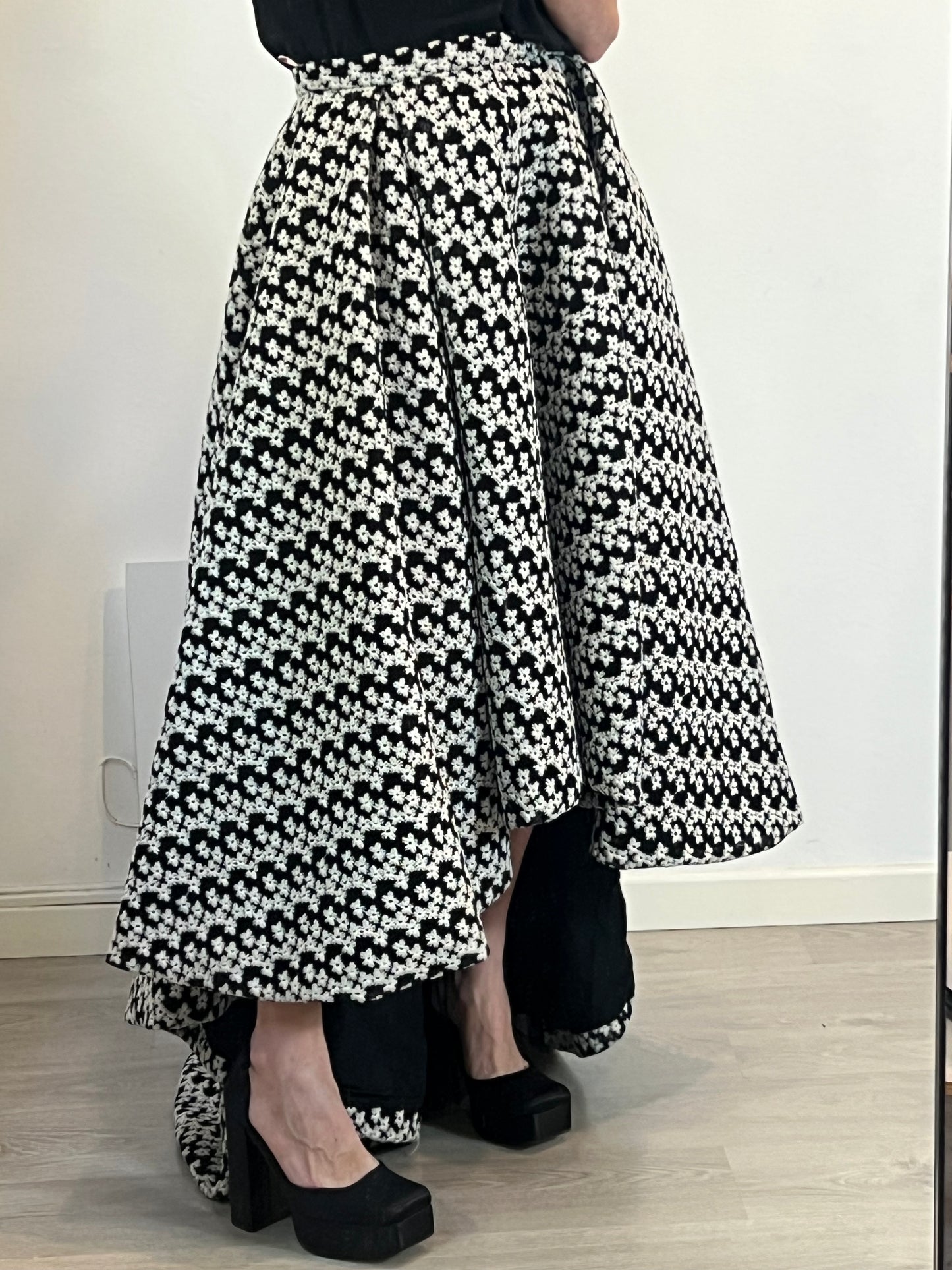 DOLORES PROMESAS. Asymmetrical skirt size 40