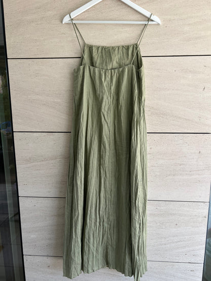 MASSIMO DUTTI. Vestido verde fruncido T.xs