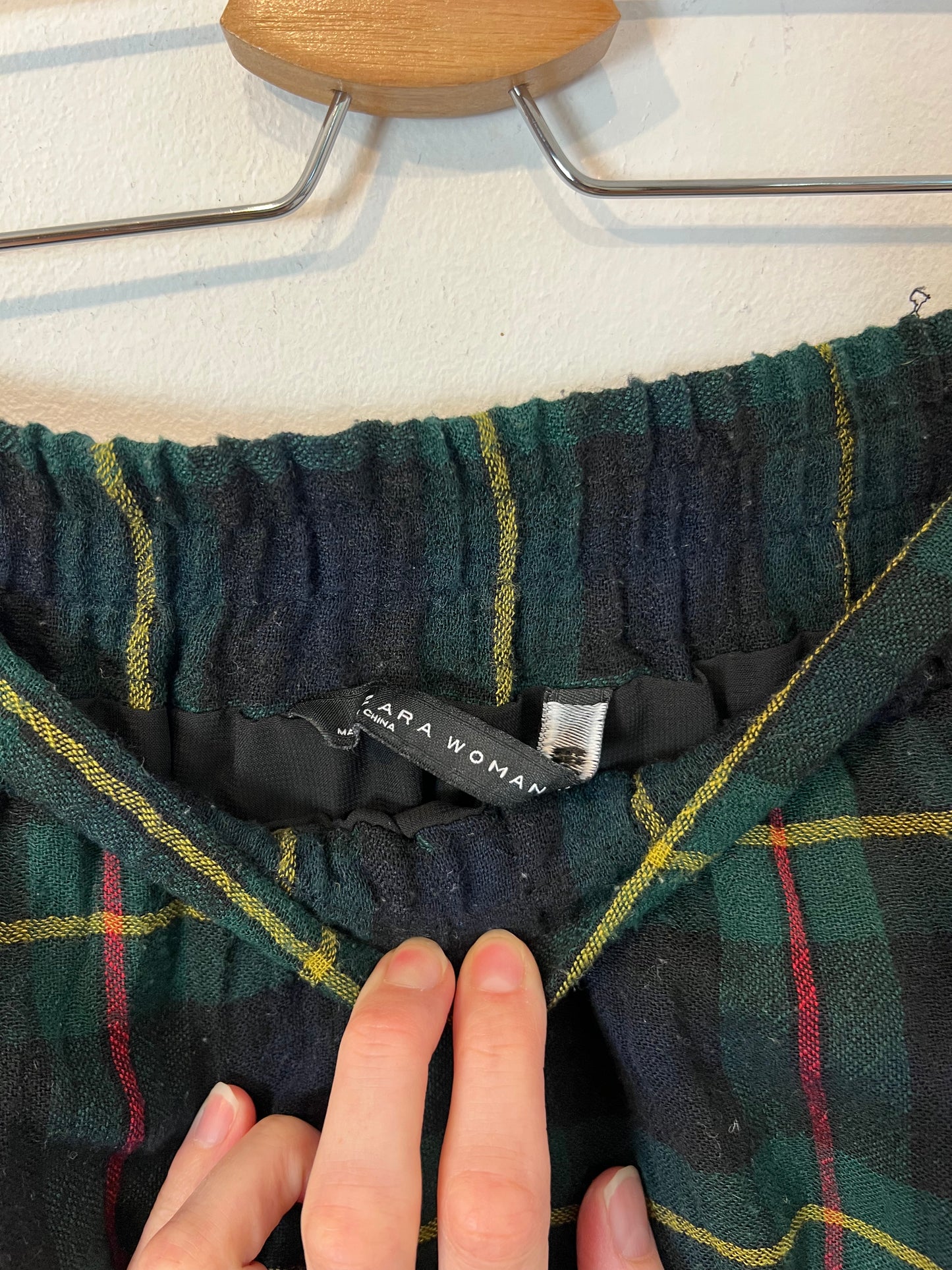 ZARA. Falda verde  cuadros T.xs