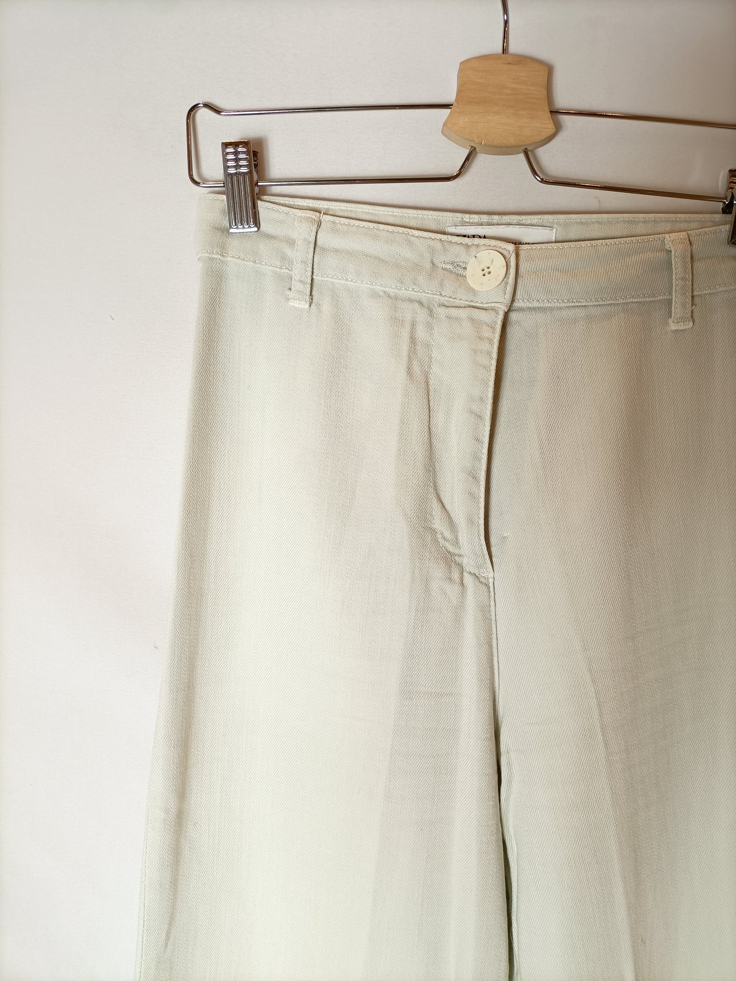 ZARA. Pantalón culotte beige piedra. T 34