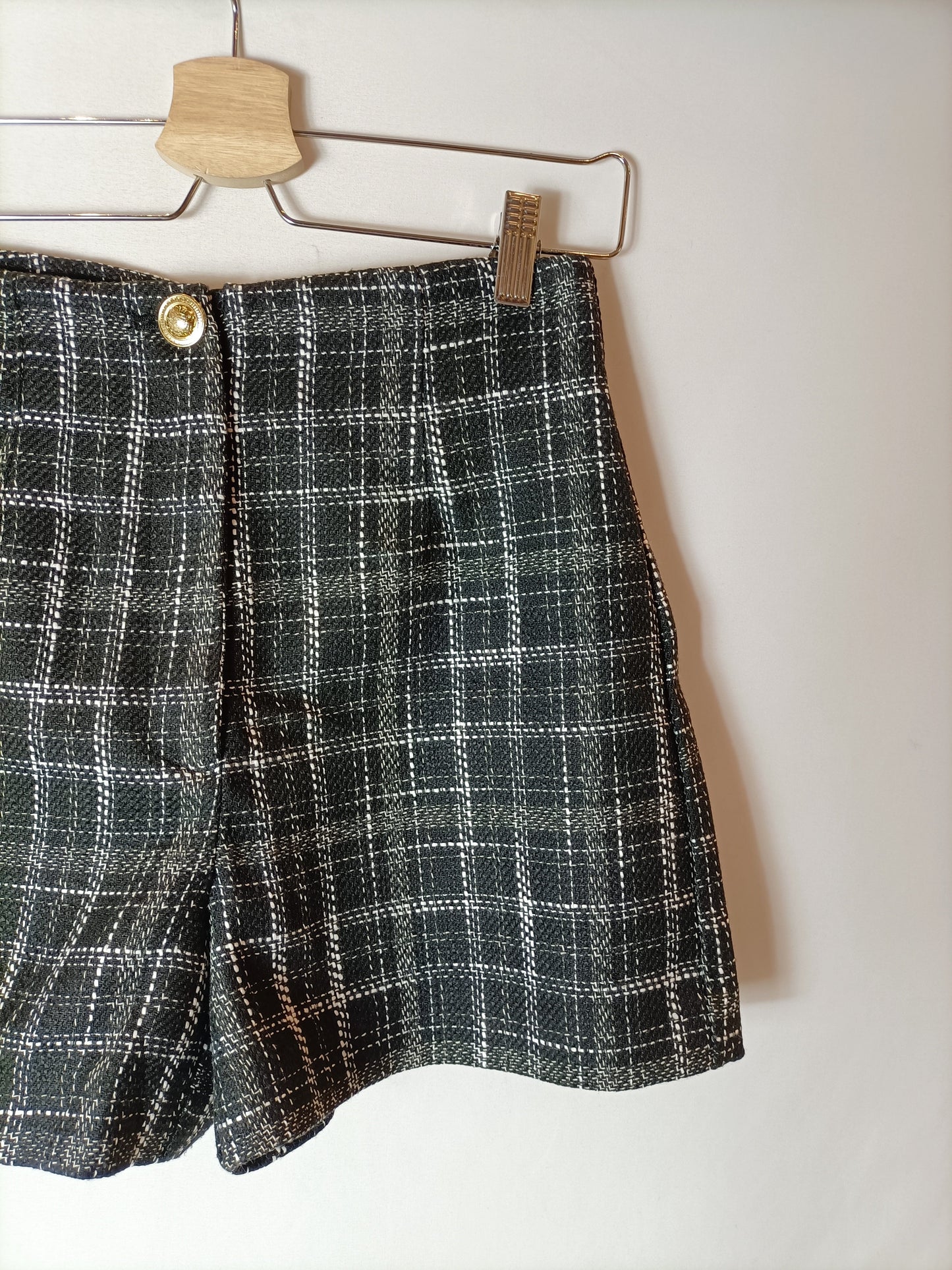 ZARA. Checkered tweed shorts Ts