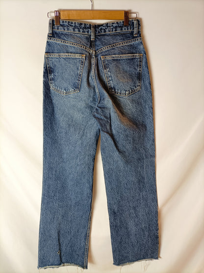 ZARA. Pantalón vaquero pata ancha. T 36