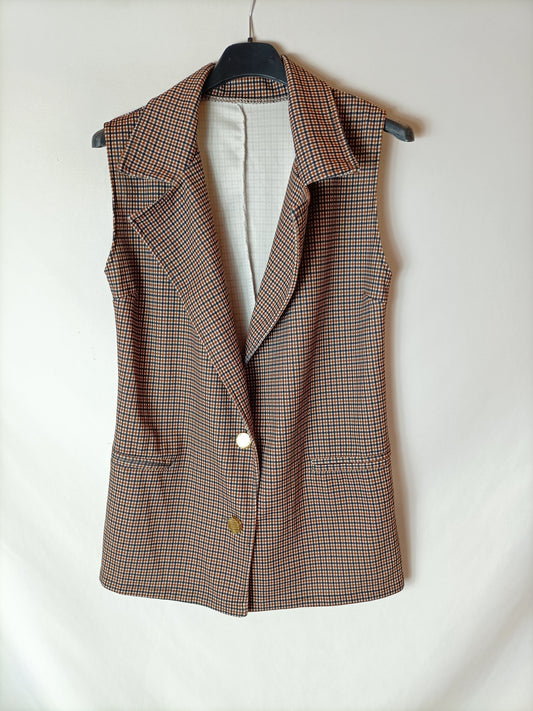 OTHERS. Blue and brown houndstooth vest. YOUR