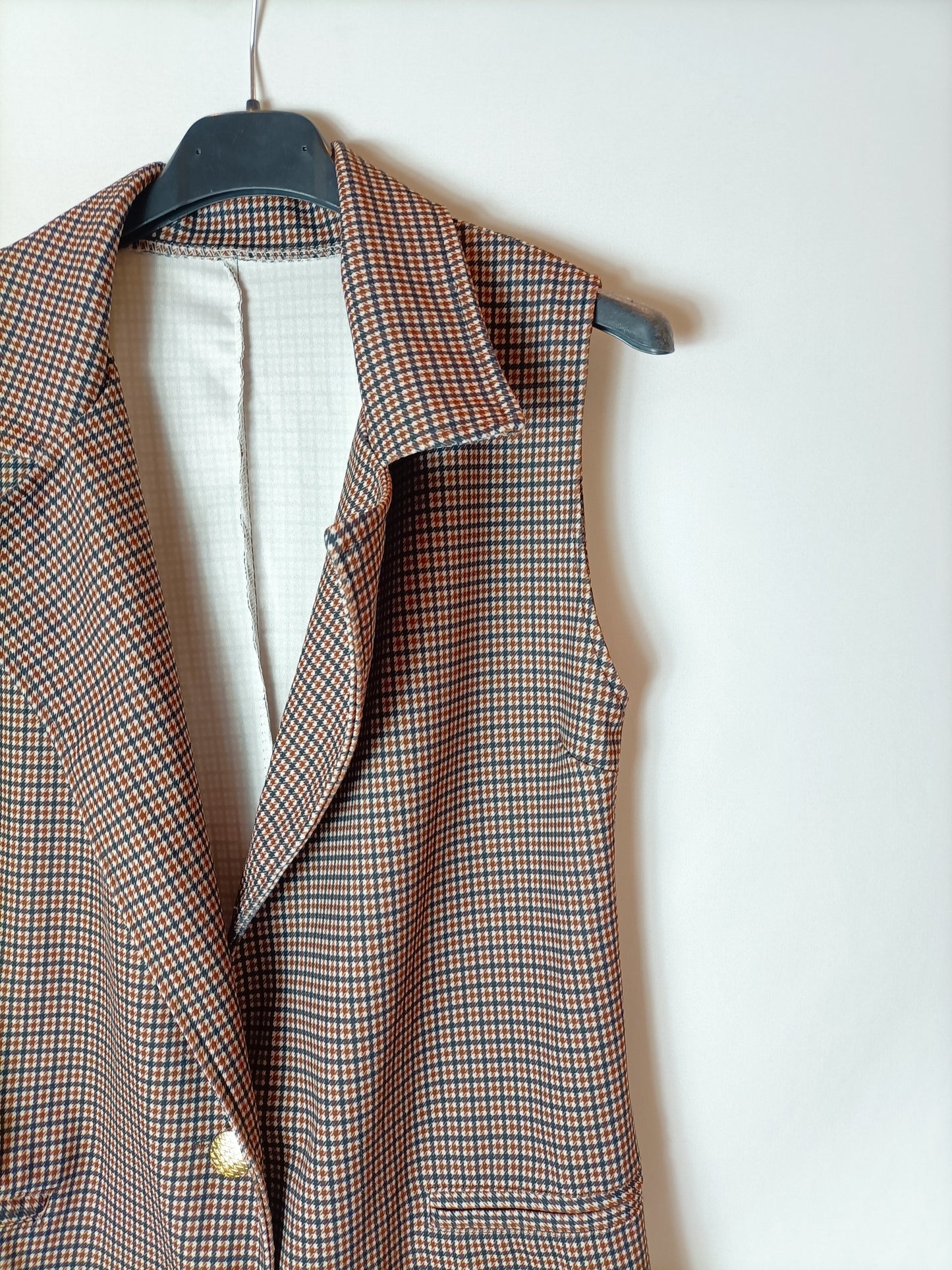 OTRAS. Chaleco pata de gallo azul y marrón. T U