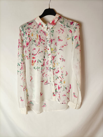 BERSHKA. White semi-sheer floral blouse. TS